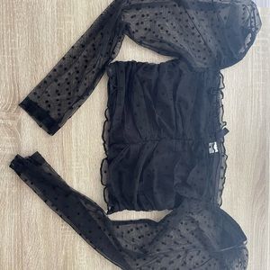 ✨Worn once. H&M cropped top with cute sleeves